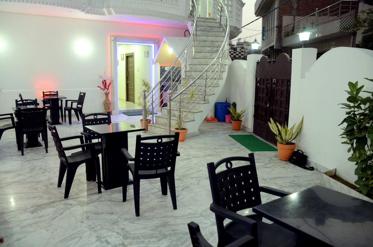 Taj Square A Luxurious Family Homestay 아그라 외부 사진